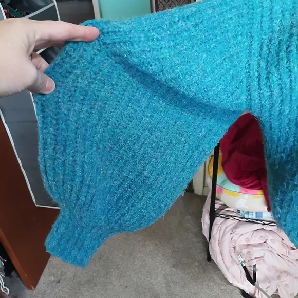 Cozy Blue Button-Up Women Sweater Balloon Sleeve! - Picture 2 of 6